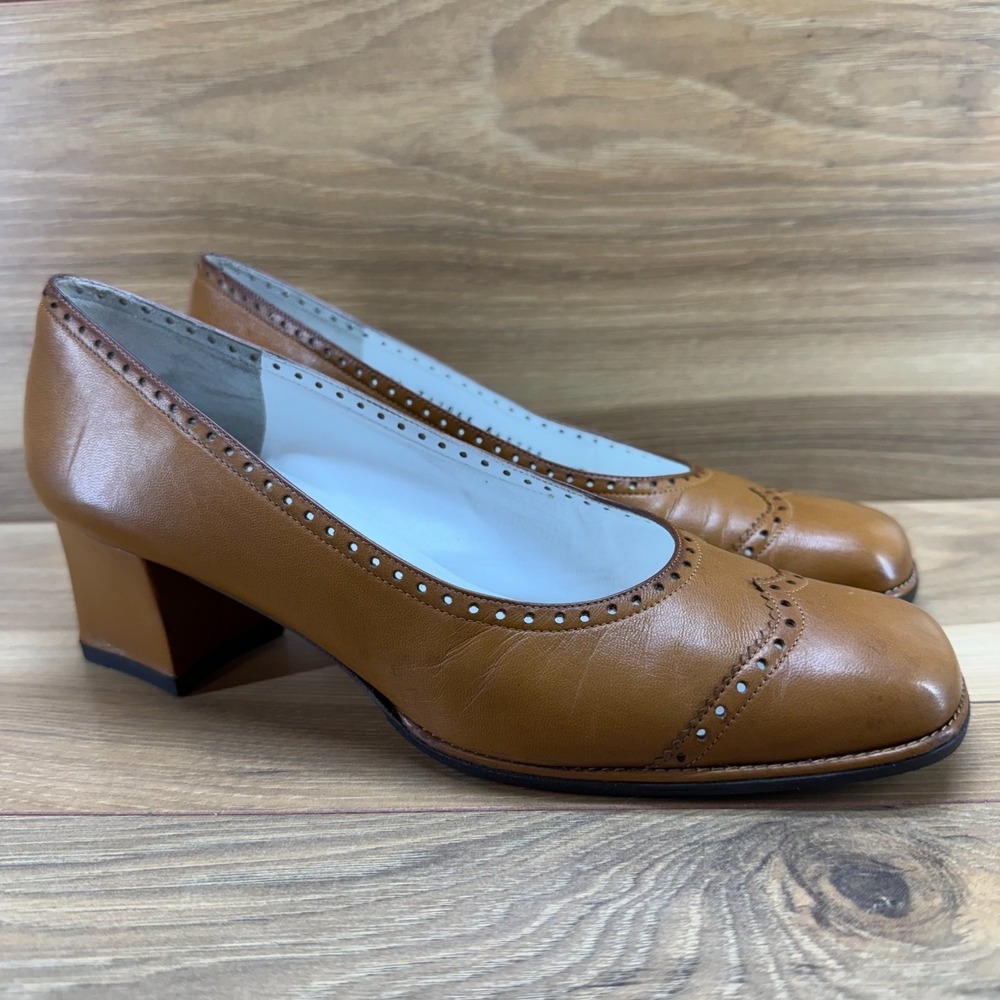 Bruno Magli Vintage 90s Brogue Pumps EU 37.5 Cognac Square Toe Old Money - Picture 2 of 11